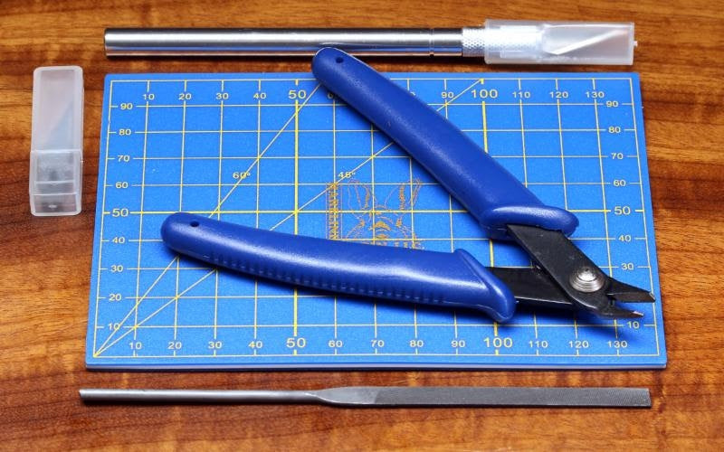 Cutting Board with Tool Set